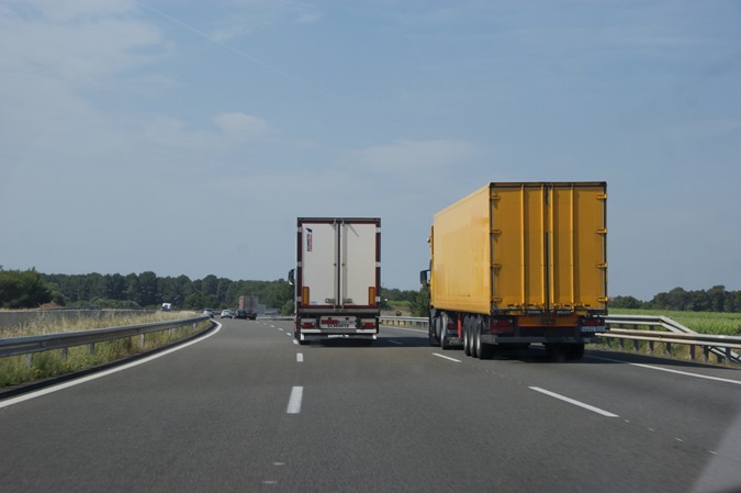 Infracciones en camiones: velocidad y exceso de horas