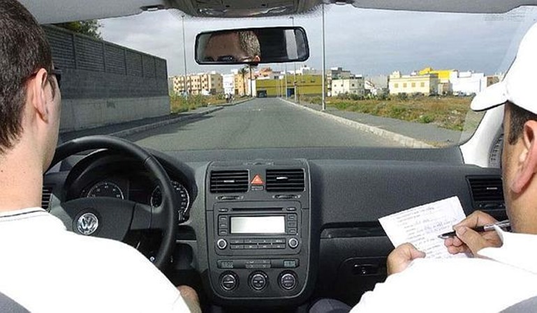 Aprueba el exámen del carné de conducir a la primera