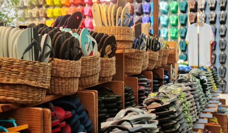 Conducir con chanclas: peligroso y sancionable