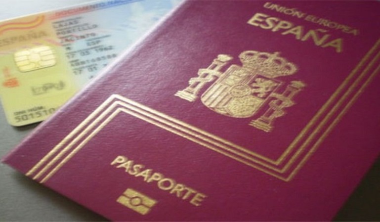 Le niegan la nacionalidad por una multa de tráfico