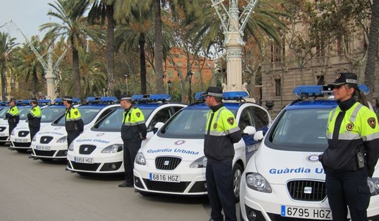 Dos agentes de la Guardia Urbana de Barcelona suspendidos