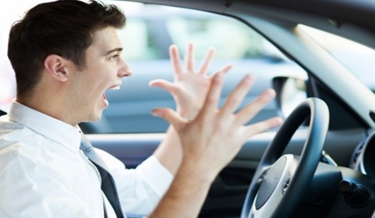 Un atasco puede averiar tu coche