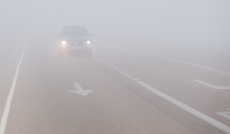 Cómo conducir con niebla