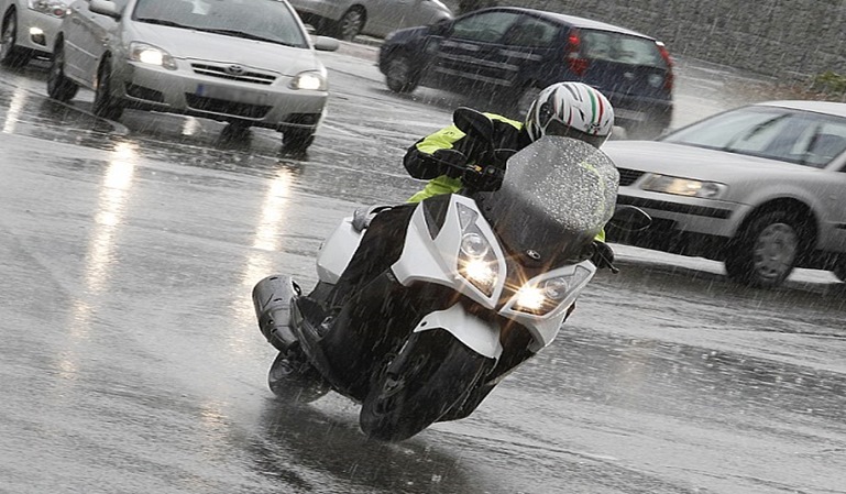 Motoristas: que no se os empañe el casco