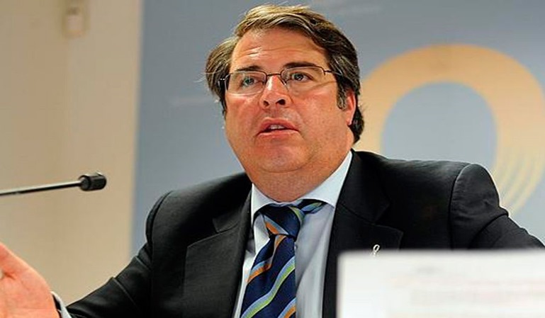 El director de la DGT vive gratis en un piso de la Guardia Civil