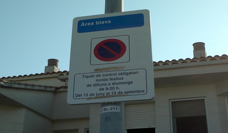 Señales de tráfico en catalán y en castellano