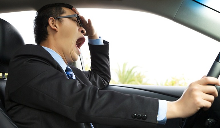El sueño al volante y sus riesgos