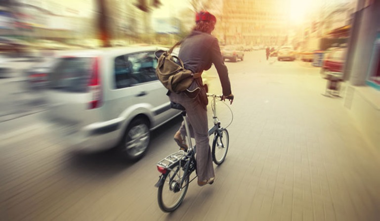Cómo adelantar a un ciclista