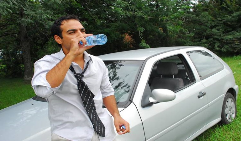 Multas por beber agua conduciendo