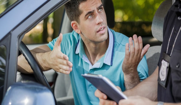 ¿Pueden inmovilizar mi vehículo?