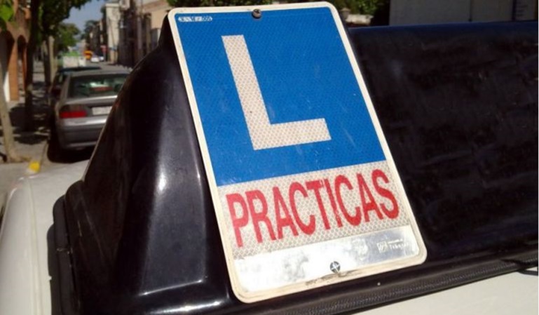 Los examinadores de Tráfico desconvocan la huelga