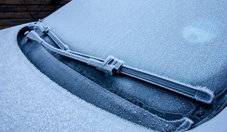 Cómo quitar el hielo del parabrisas
