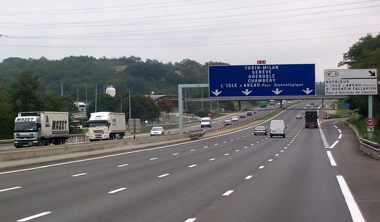 Francia reduce la velocidad
