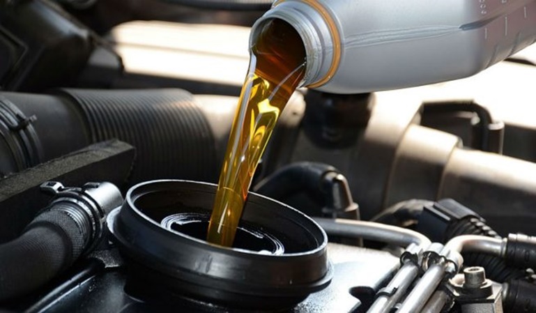 ¿Cuánto cuesta cambiar el aceite del coche?