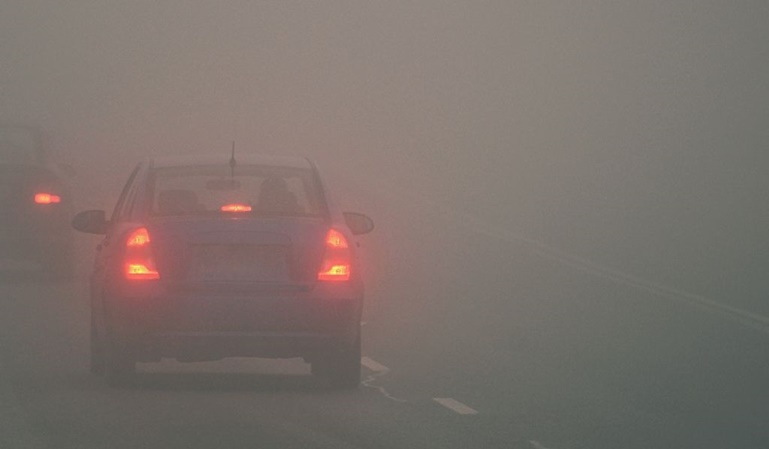 Cómo conducir con niebla