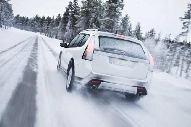 Conducción con hielo, nieve y niebla
