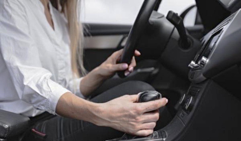 ¿ Cuándo está permitido circular marcha atrás?