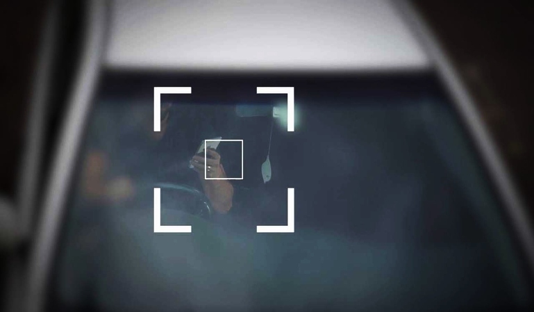 Cámaras radar: cuidado con utilizar el móvil al volante