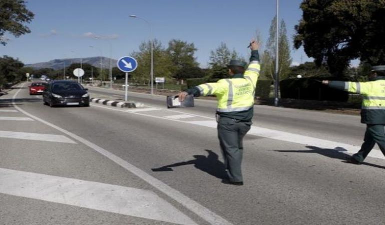 Cómo interpretar señales de los agentes de tráfico