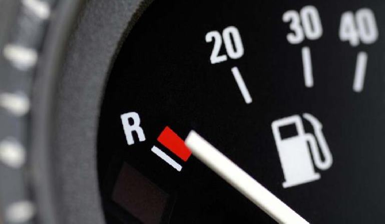 Multas y dudas por conducir sin combustible