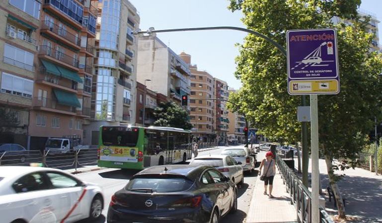 Madrid instala seis nuevos fotorrojos para multar