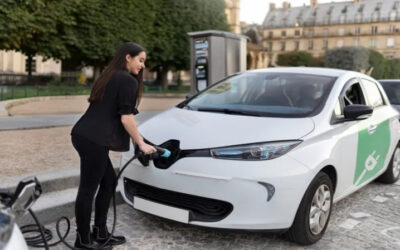 ¿Están multando a los coches eléctricos por superar tiempo de recarga?