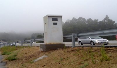 Radares en vez de badenes para multiplicar las multas de tráfico Radares en vez de badenes para multiplicar las multas de tráfico