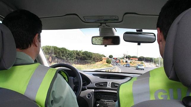 La multa por exceso de velocidad de un agente de servicio